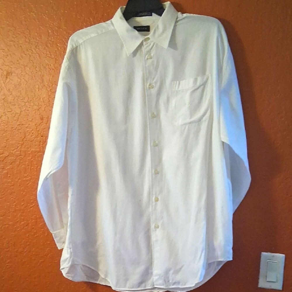 Van Heusen White Casual Button Down Shirt #130p